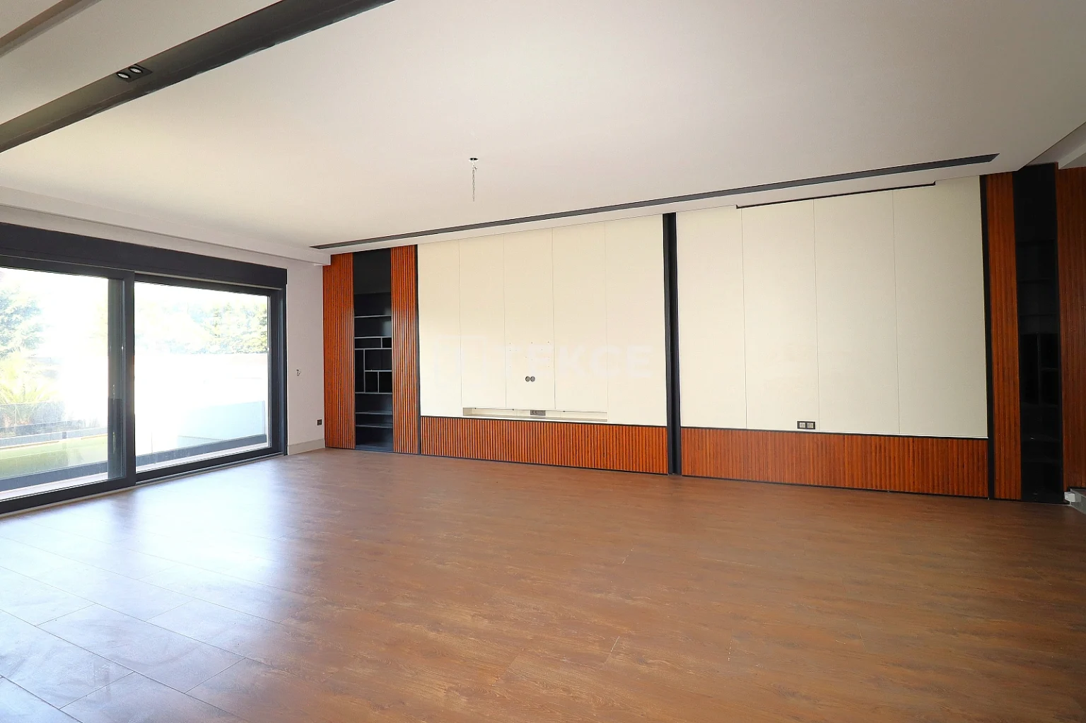 ayt-04995-6-bedroom-villa-with-a-private-pool-in-konyaalti-antalya-te (1)