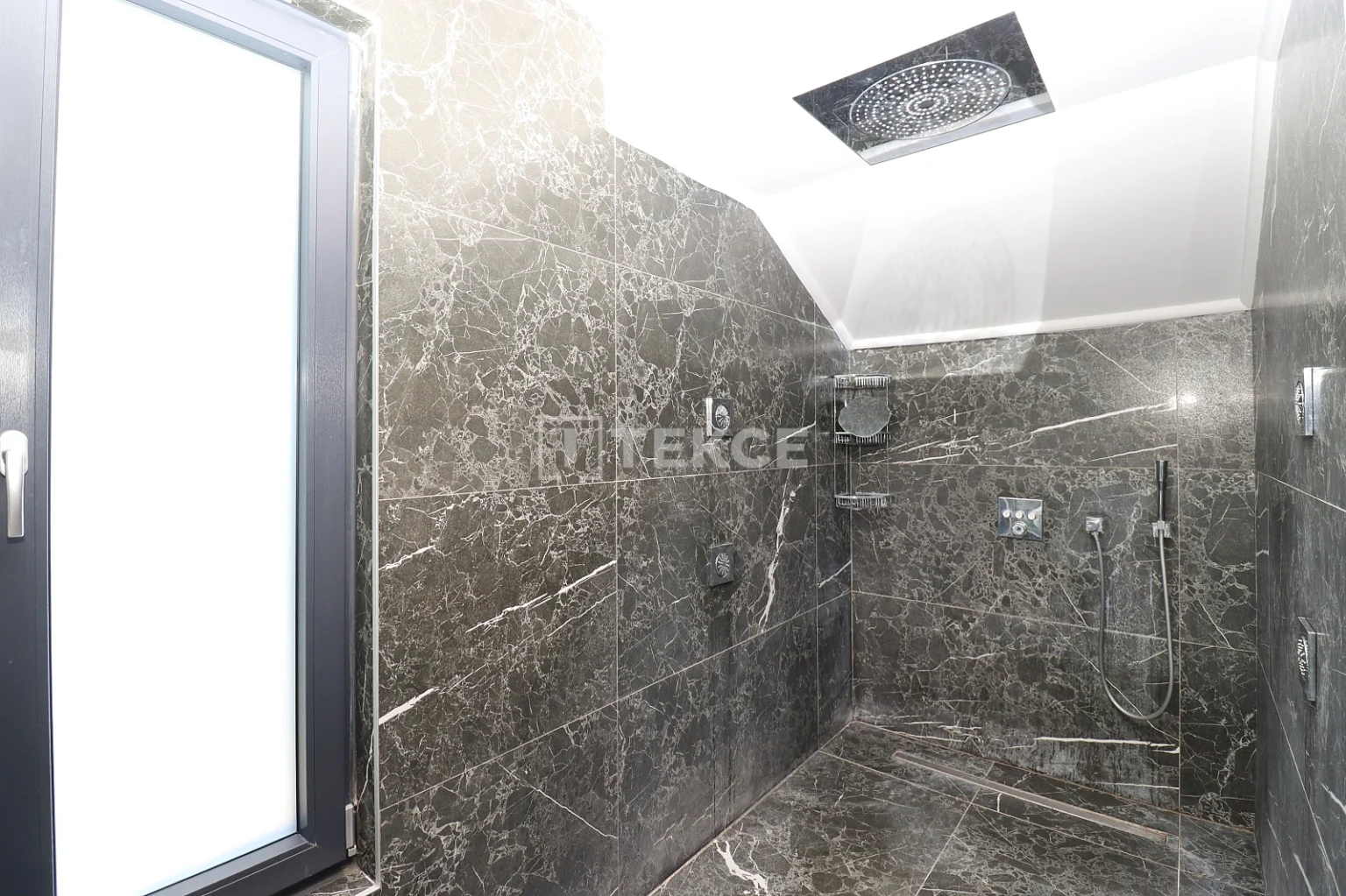 ayt-04995-6-bedroom-villa-with-a-private-pool-in-konyaalti-antalya-te (16)
