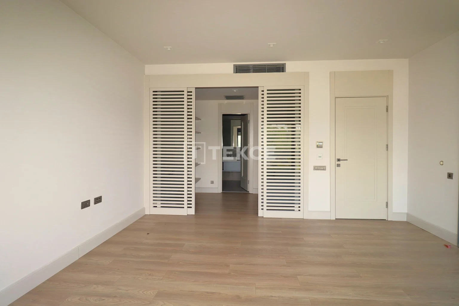 ayt-04995-6-bedroom-villa-with-a-private-pool-in-konyaalti-antalya-te (4)