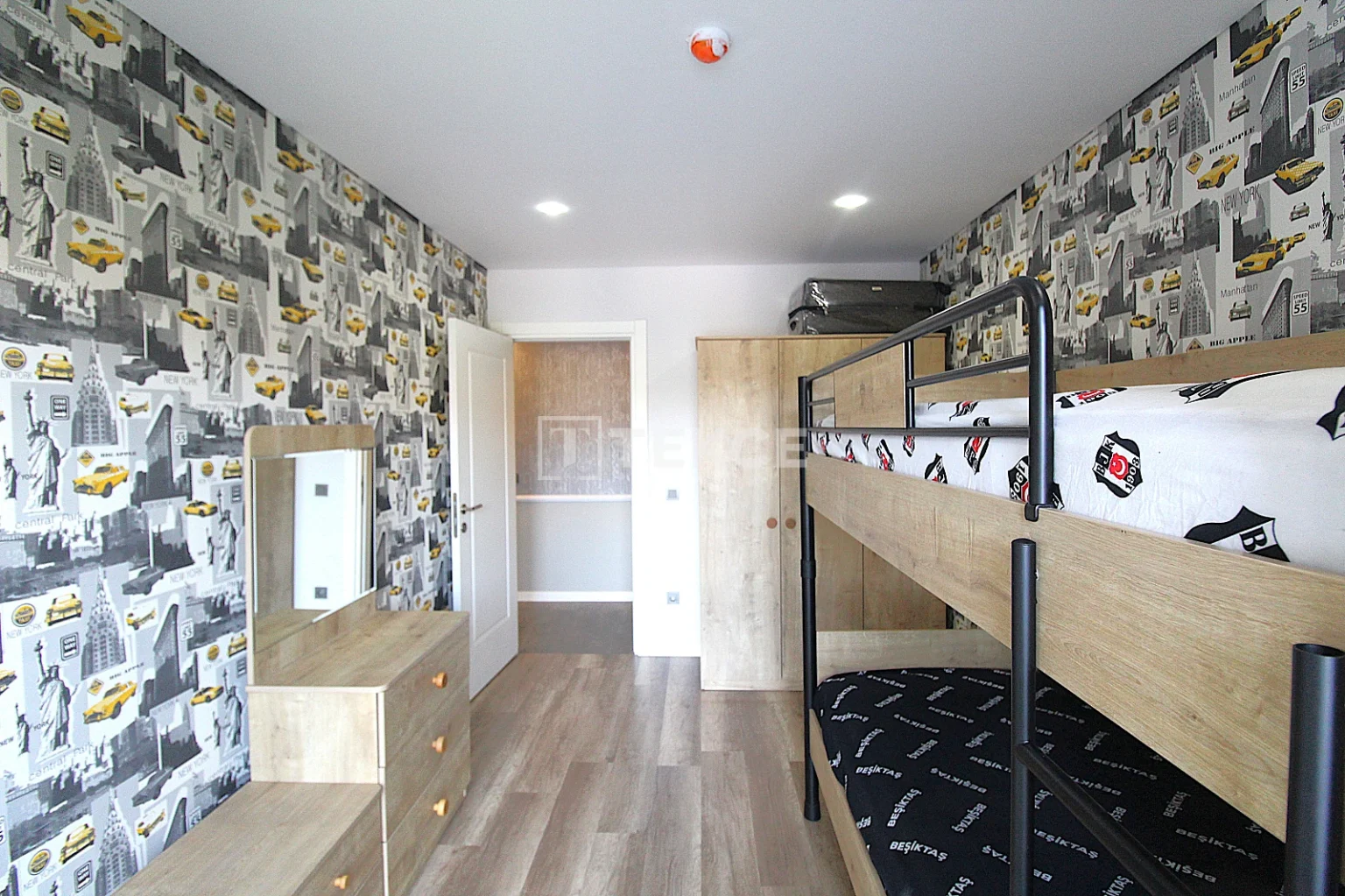 ist-01860-villa-concept-apartment-for-sale-in-a-complex-in-istanbul-te-1