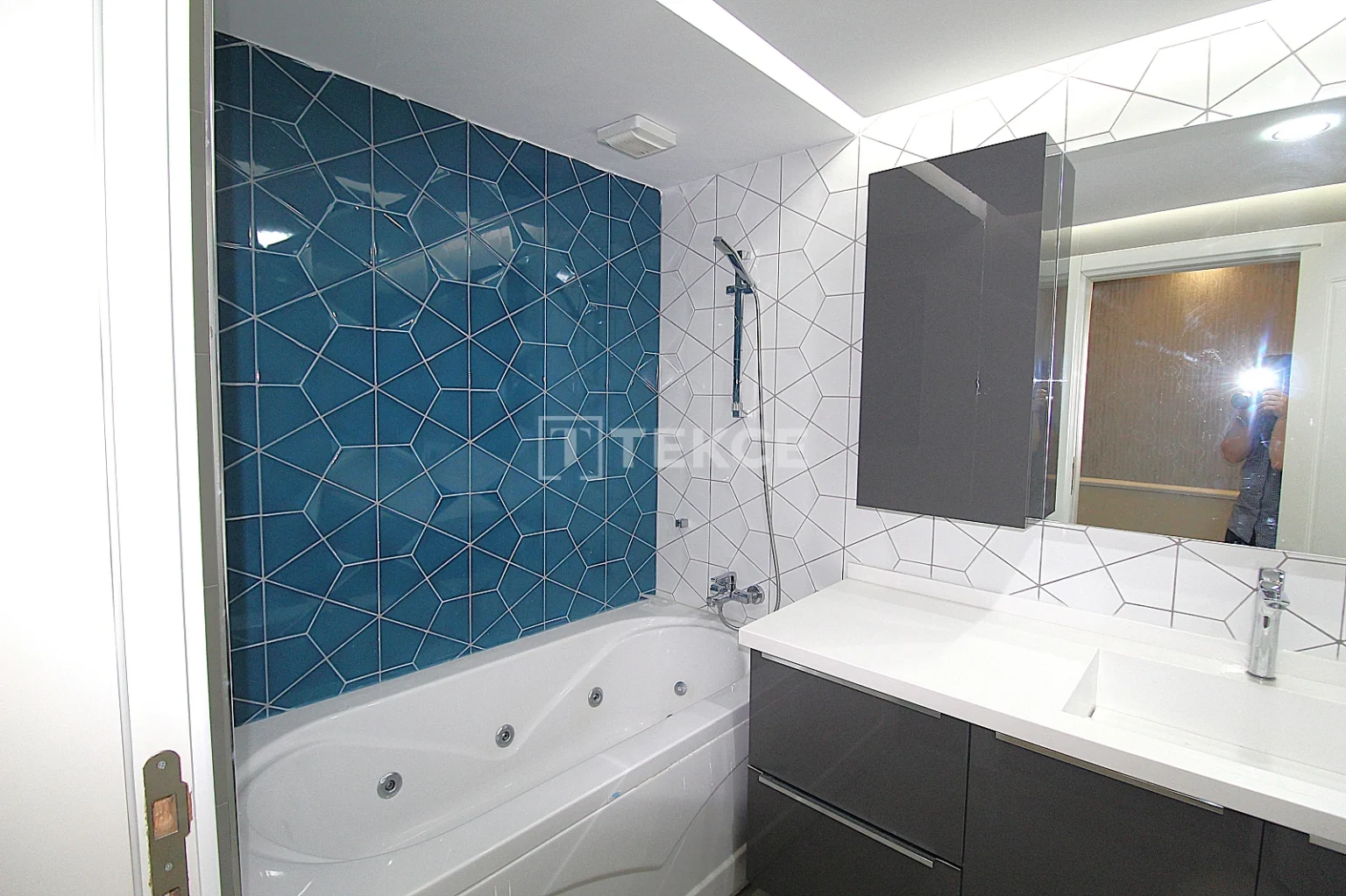 ist-01860-villa-concept-apartment-for-sale-in-a-complex-in-istanbul-te (37)