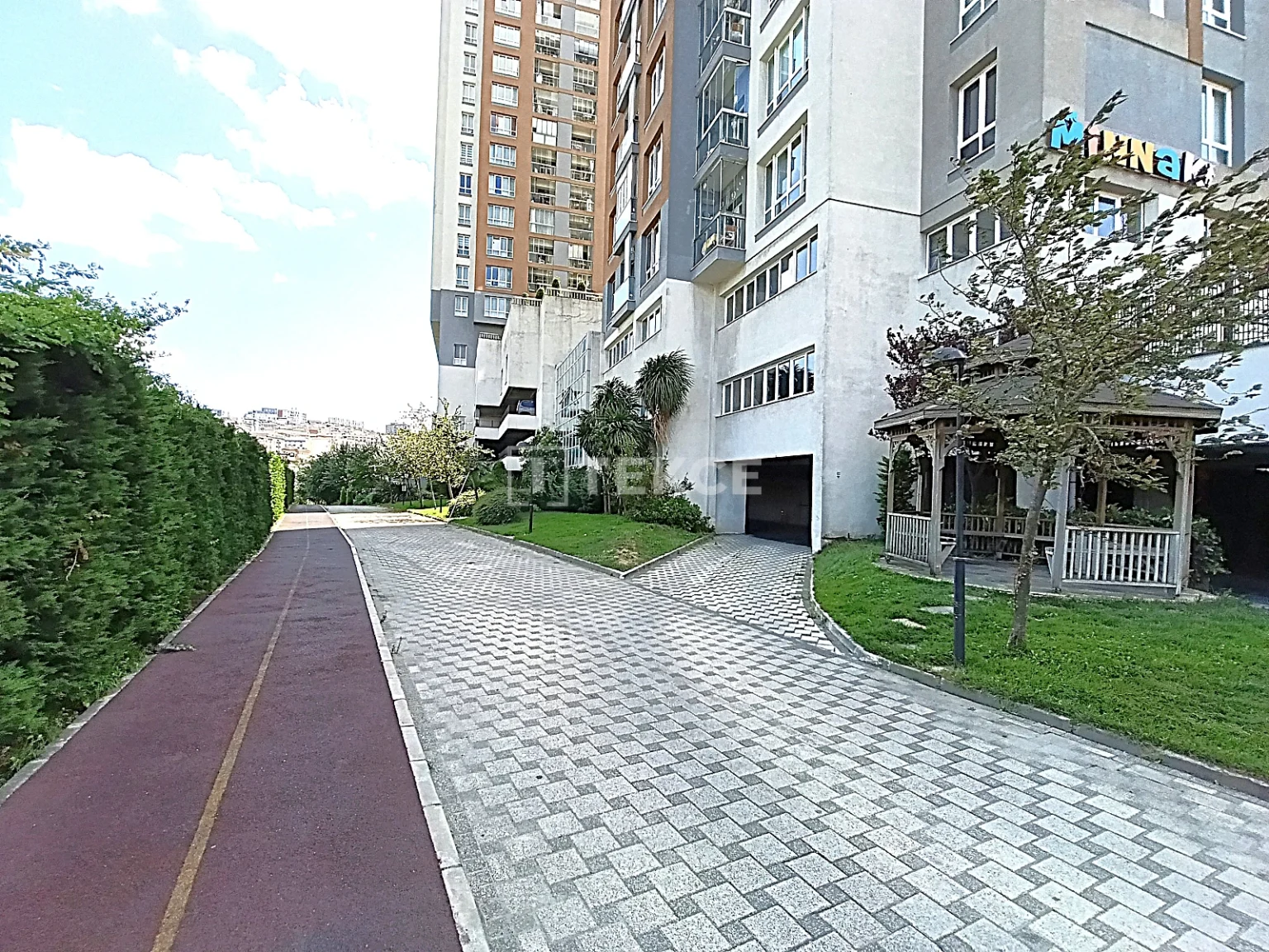 ist-01860-villa-concept-apartment-for-sale-in-a-complex-in-istanbul-te (6)